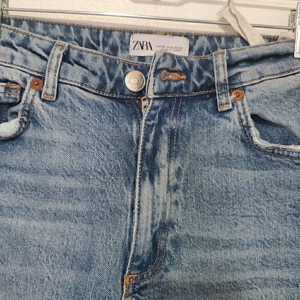 Zara Womens Distressed Ripped High Waisted Jeans Medium Wash Denim Size 6 - Picture 4 of 5